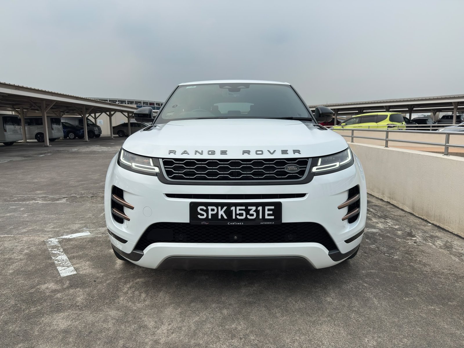 Land Rover Range Rover Evoque P200 R-Dynamic SE photo 3